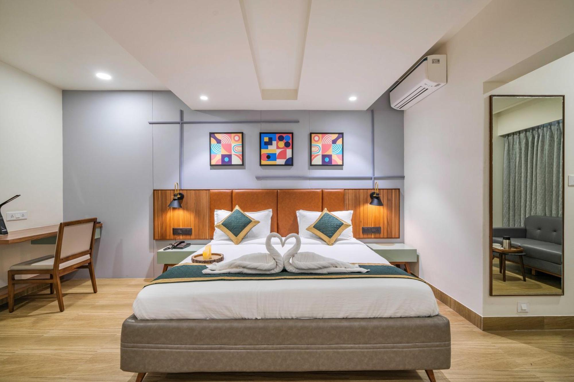 The Lemon Grass Hotel Gandhinagar Exterior photo