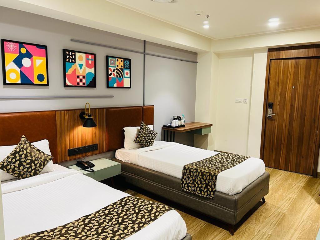 The Lemon Grass Hotel Gandhinagar Exterior photo