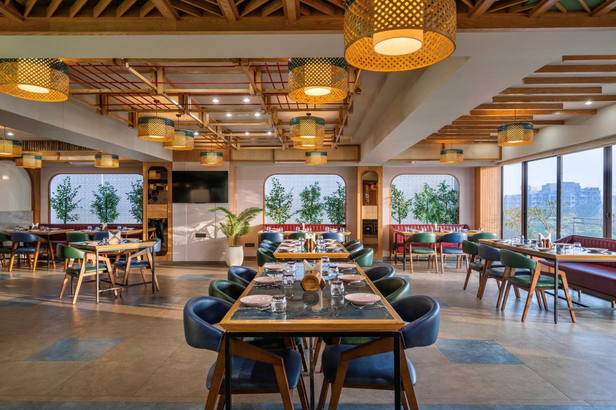 The Lemon Grass Hotel Gandhinagar Exterior photo
